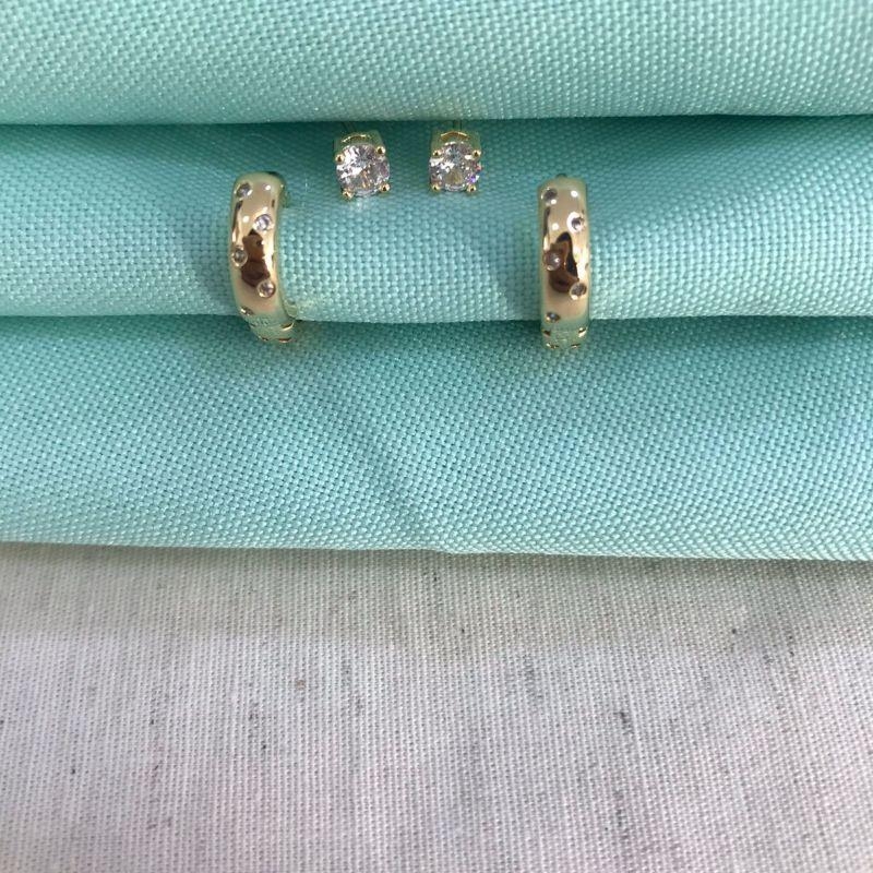 DUPLA  ARGOLA PONTO DE LUZ BANHADO A OURO