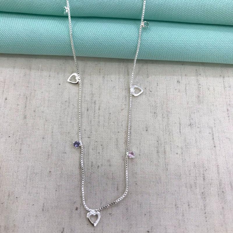 COLAR CORAÇÃO VAZADO PONTO DE LUZ BANHADO A PRATA