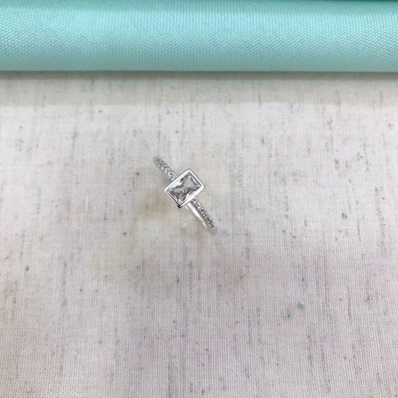 ANEL SOLITÁRIO QUADRADO BANHADO A PRATA