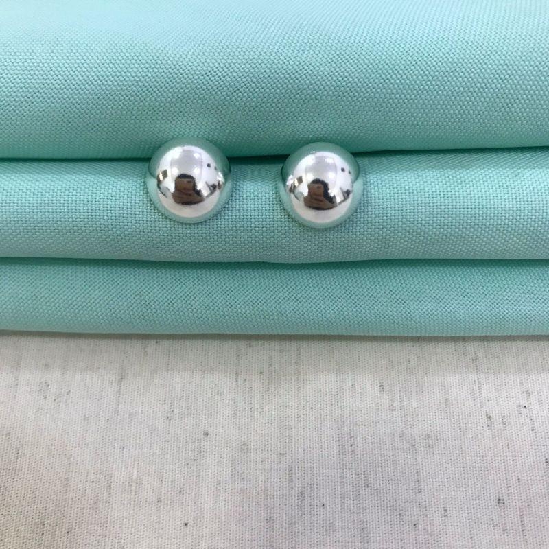 BRINCO BOTÃO LISO BANHADO A PRATA