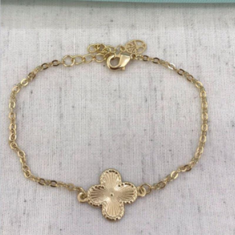 PULSEIRA TREVO EM ELO PORTUGUÊS BANHADO A OURO