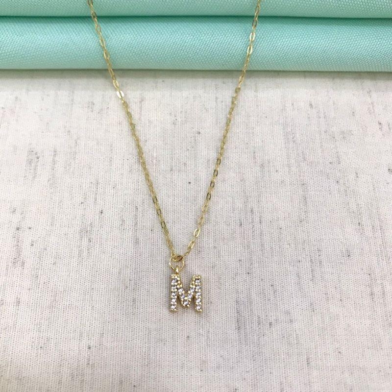 COLAR INICIAL M ZIRC. BANHADO A OURO