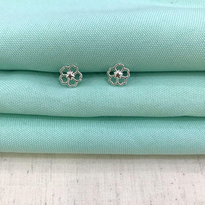 BRINCO DORA BANHADO A PRATA