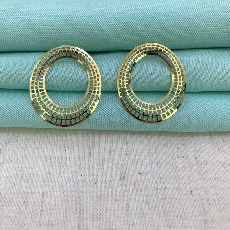 BRINCO OVAL VORA BANHADO A OURO