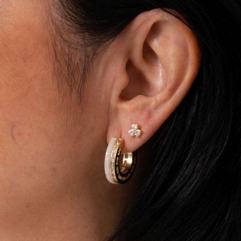 ARGOLA MADREPÉROLA BANHADO A OURO