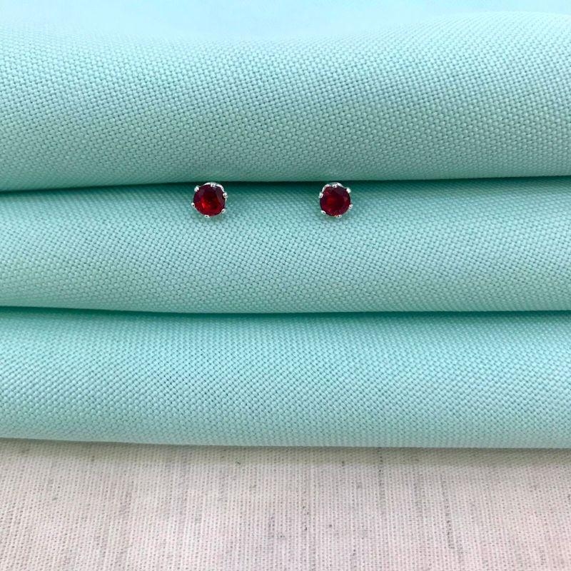 BRINCO PONTO LUZ VERMELHO P BANHADO A PRATA