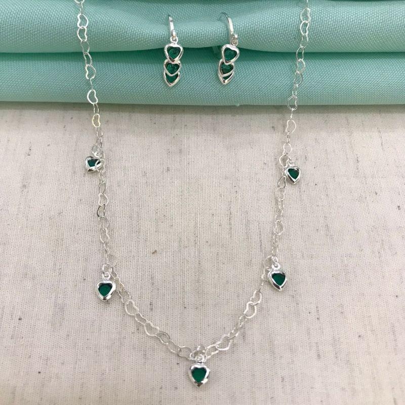 CHOKER CORAÇÃO VERDE BANHAD0 PRATA