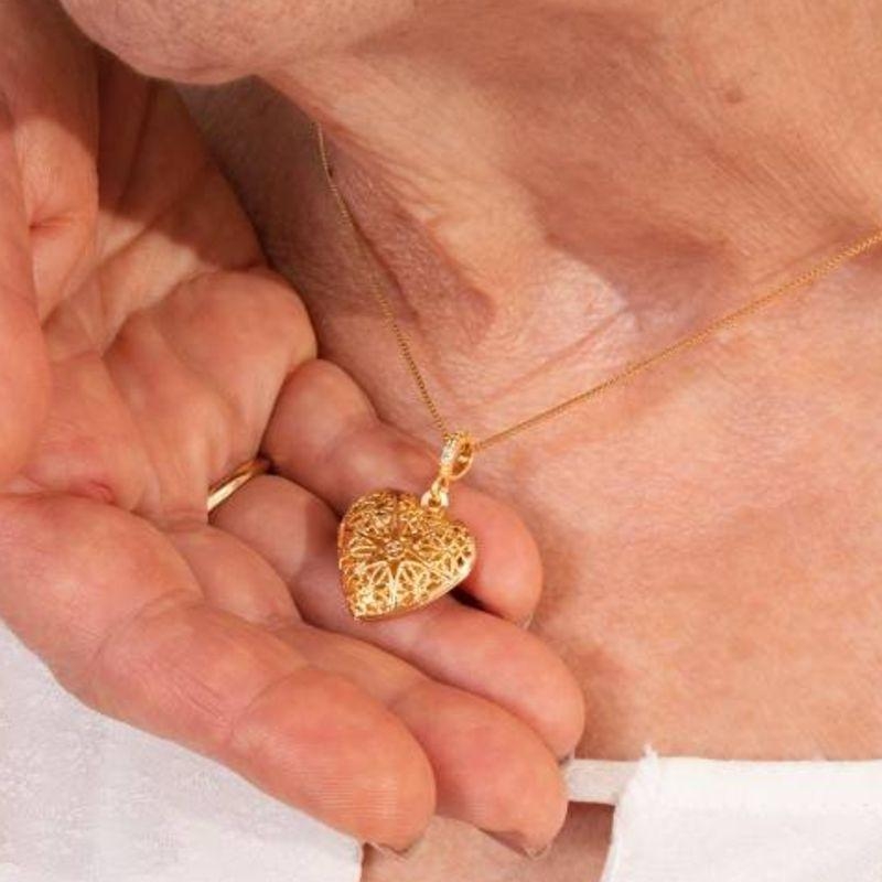 RELICÁRIO CORAÇÃO BANHADO OURO