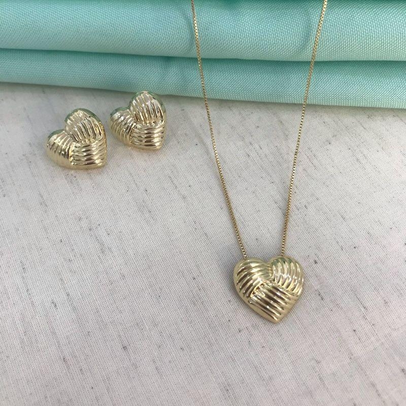 CONJUNTO CORAÇÃO ORGÂNICO ENTRELAÇADO BANHADO A OURO