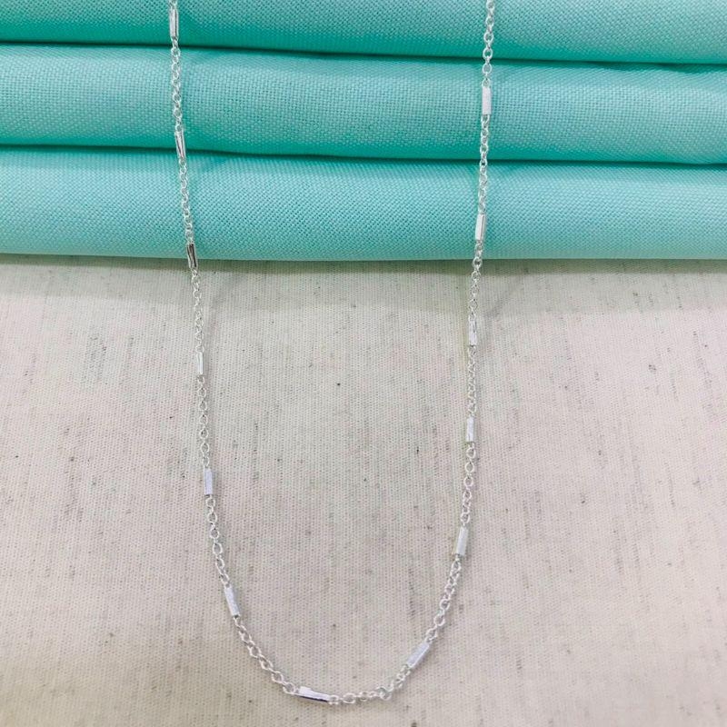 CHOKER CADEADO TUBO BANHADO PRATA