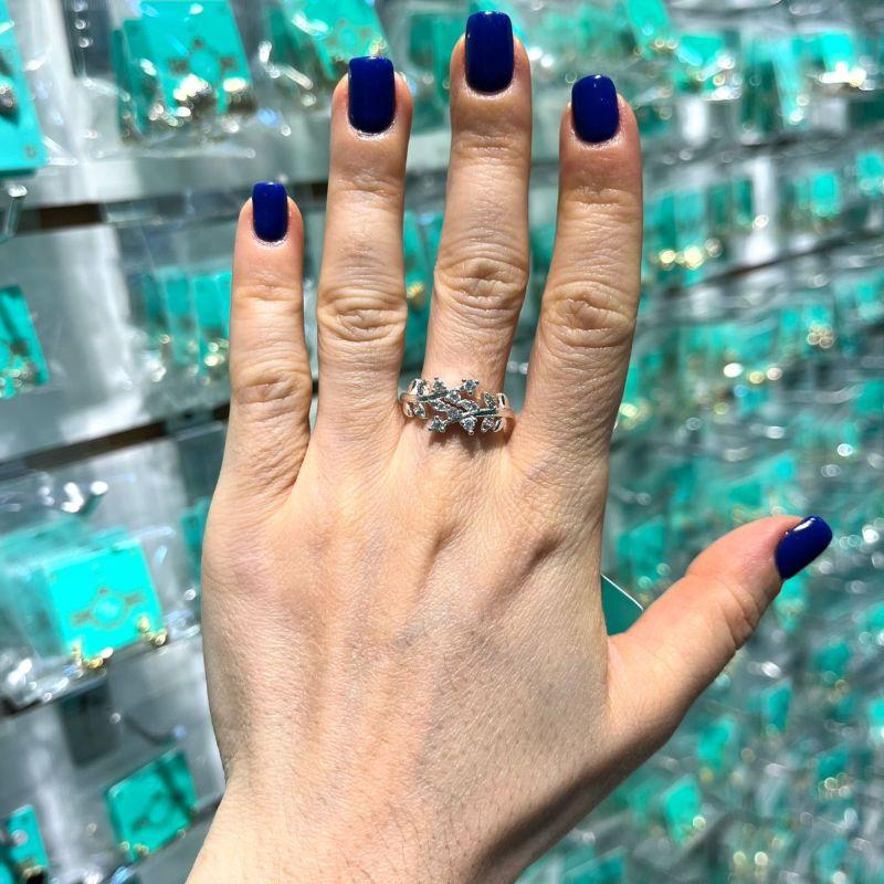 ANEL FOLHAS ZIRCÔNIA BANHADO A PRATA