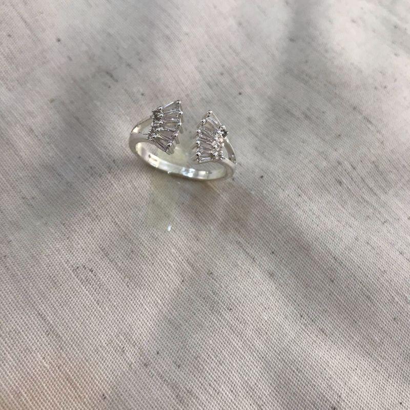 ANEL VENTÁGLIO ZIRCÔNIA BANHADO A PRATA