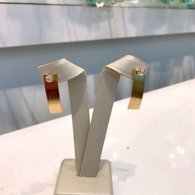 BRINCO CHAPINHA PONTO DE LUZ BANHADO A OURO