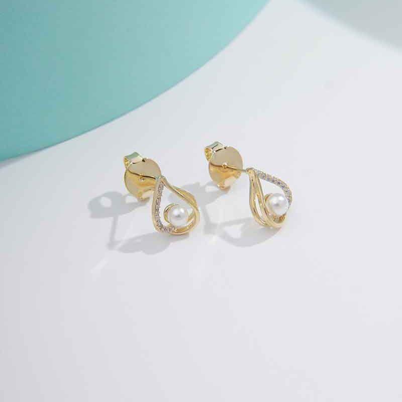 BRINCO PÉROLA GOTA DETALHE ZIRCÔNIA BANHADO A OURO