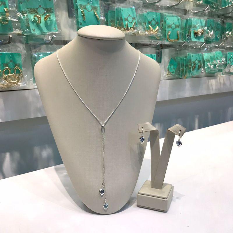 CONJUNTO GRAVATINHA CORAÇÕES COLOR BANHADO A PRATA