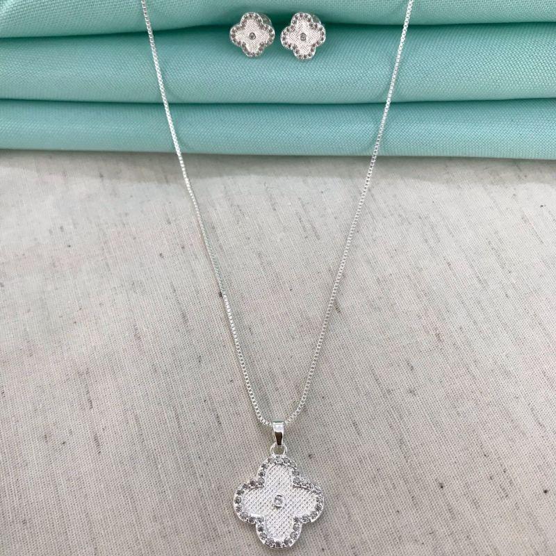 CONJUNTO TREVO ZIRCÔNIA BANHADO A PRATA