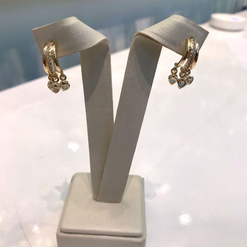 EARCUFF CORAÇÃO PONTO DE LUZ BANHADO A OURO