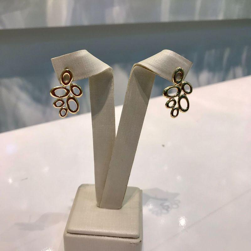 BRINCO GEOMÉTRICO DESIGN ORGÂNICO BANHADO A OURO