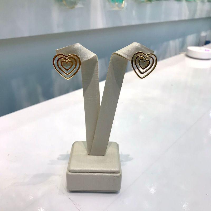 BRINCO CORAÇÕES BANHADO A OURO