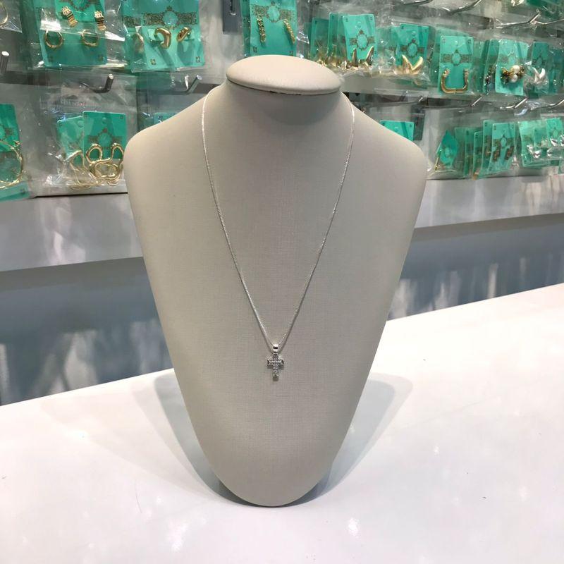 COLAR CRUZ EM ZIRCÔNIA BANHADO A PRATA