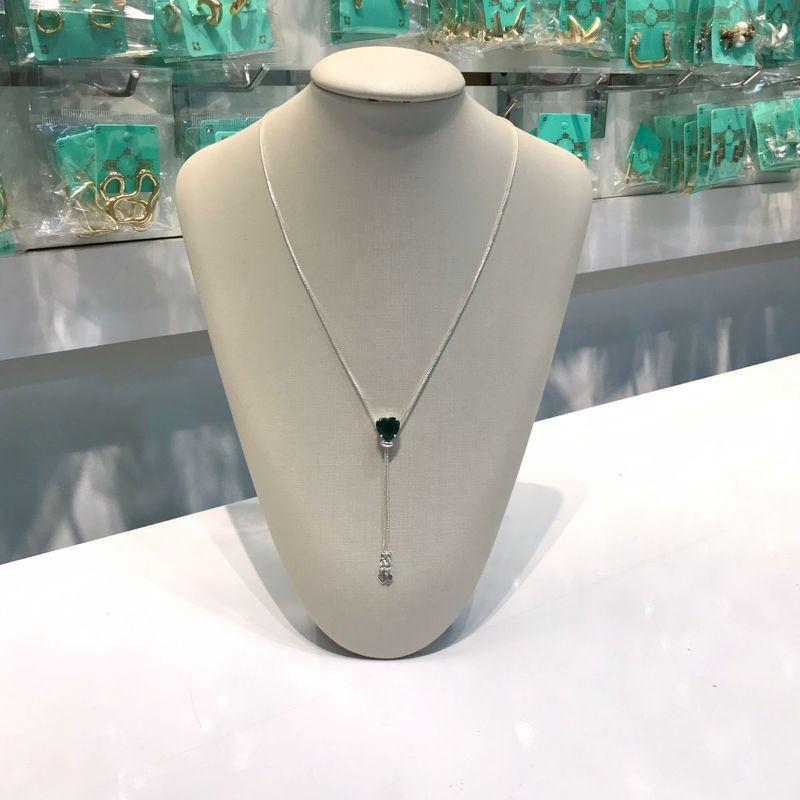 GRAVATINHA CORAÇÃO ESMERALDA BANHADO A PRATA