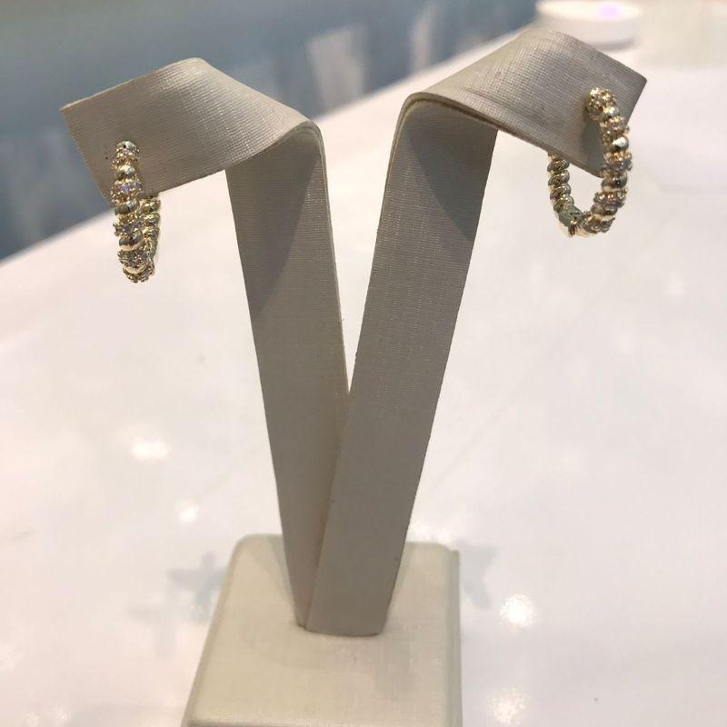 ARGOLA ESFERAS COM ZIRCÔNIA BANHADO A OURO