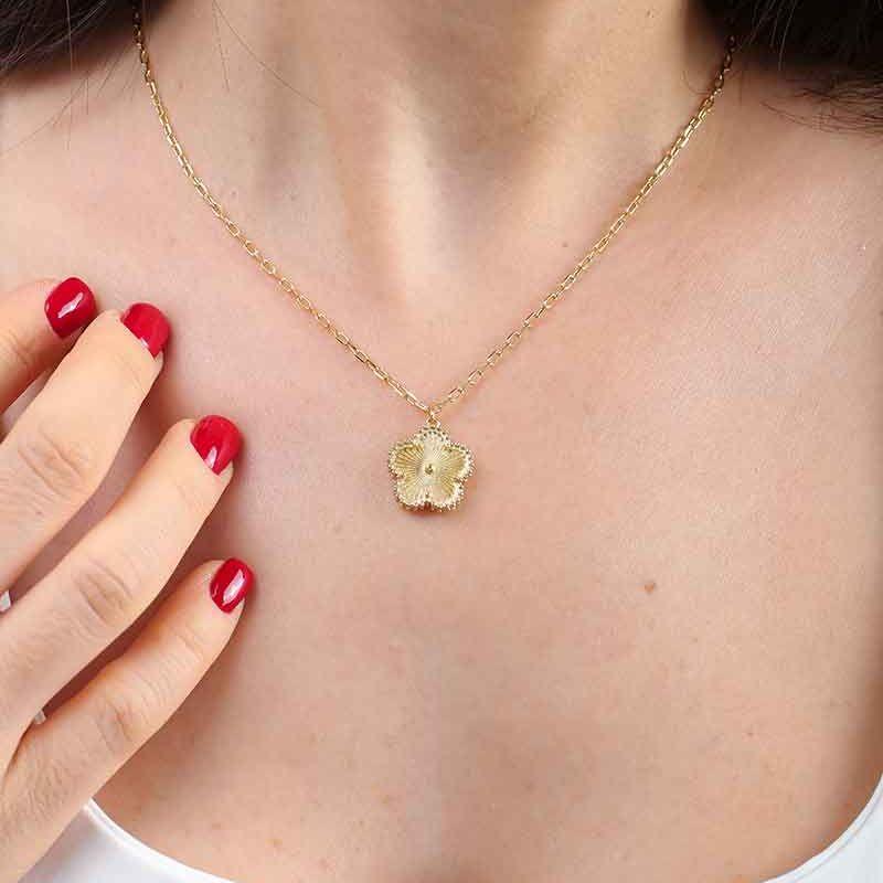 COLAR TREVO GLAMOUR CARTIER BANHADO A OURO