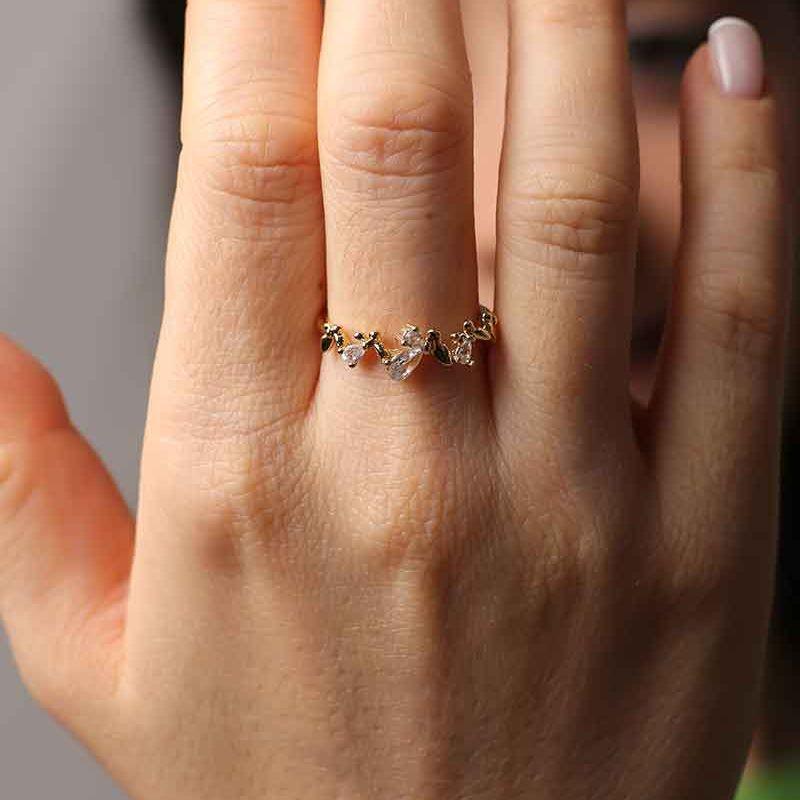 ANEL BORBOLETA COM PONTO DE LUZ BANHADO A PRATA