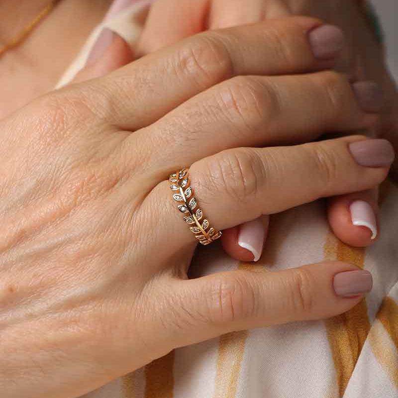 ANEL FOLHAS DETALHES EM ZIRCÔNIA BANHADO A PRATA