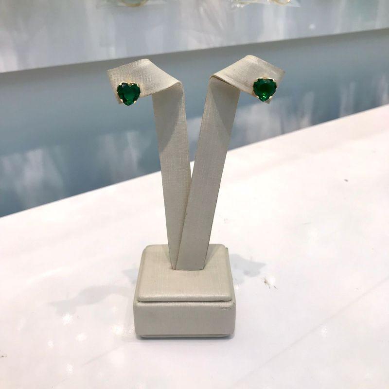 BRINCO CORAÇÃO ESMERALDA BANHADO A OURO