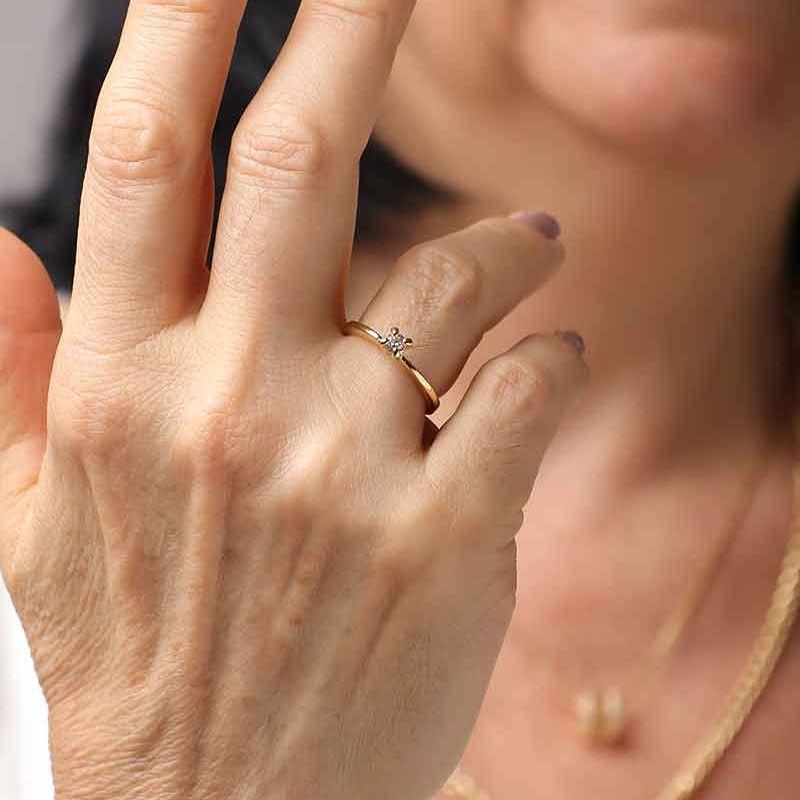 ANEL SOLITÁRIO GOLD BANHADO A PRATA