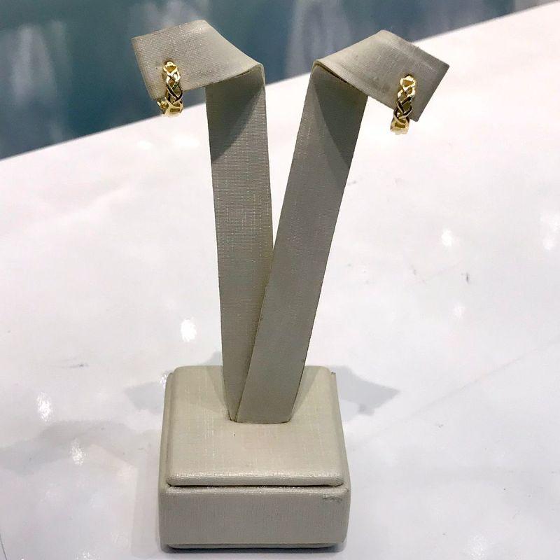 ARGOLINHA ENTRELAÇADA BANHADO A OURO