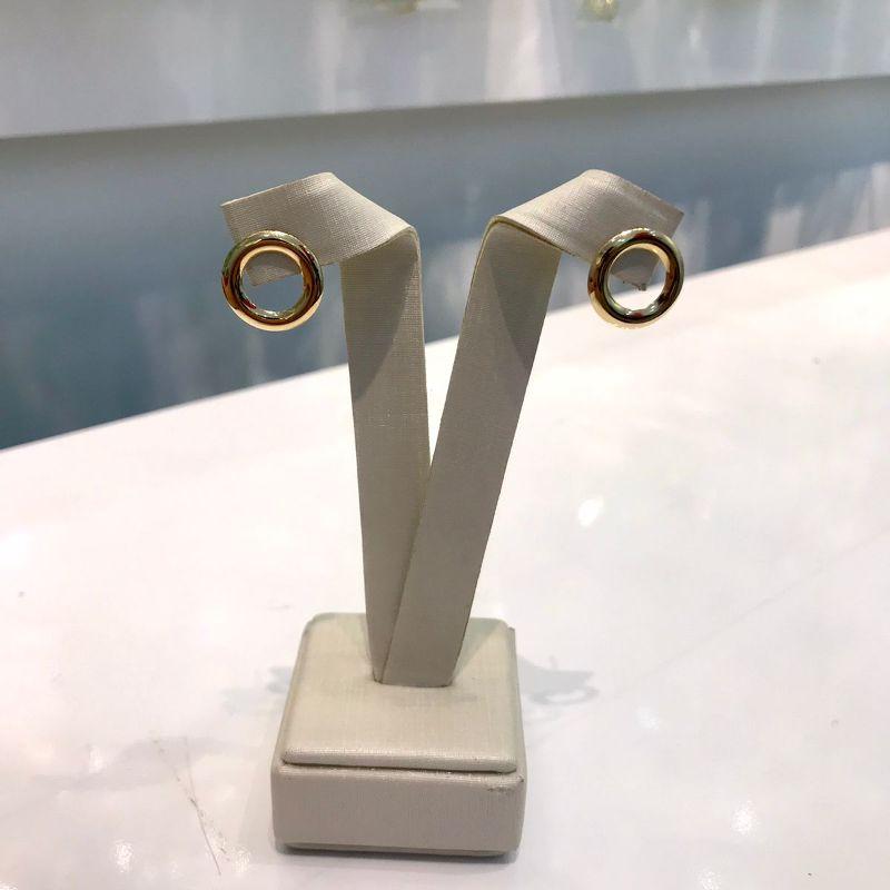 ARGOLA FRONTAL ORGÂNICA BANHADO A OURO