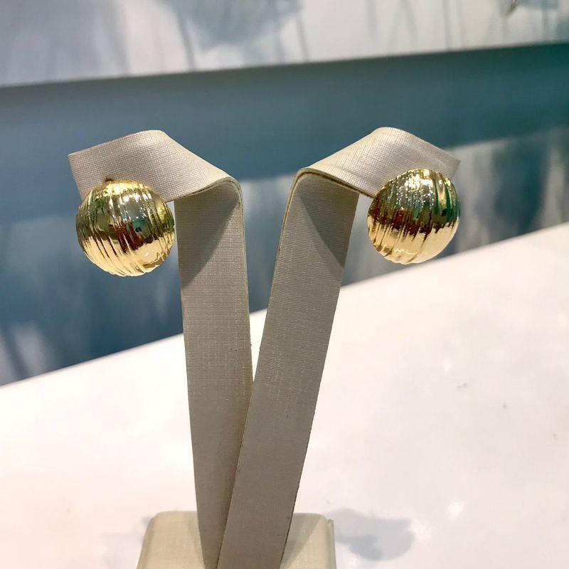 BRINCO DESIGN BOTÃO BANHADO A OURO