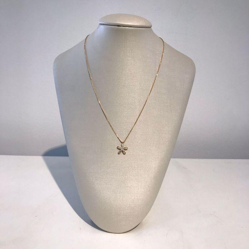 COLAR FLOR EM ZIRCÔNIA BANHADO A OURO