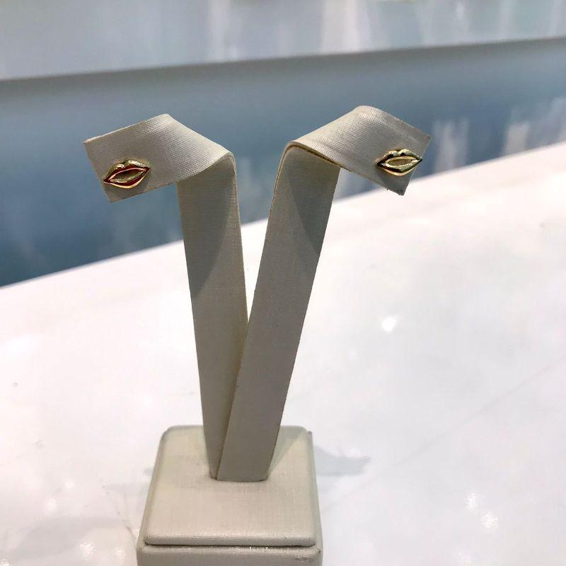 BRINCO BATICK BANHADO A OURO