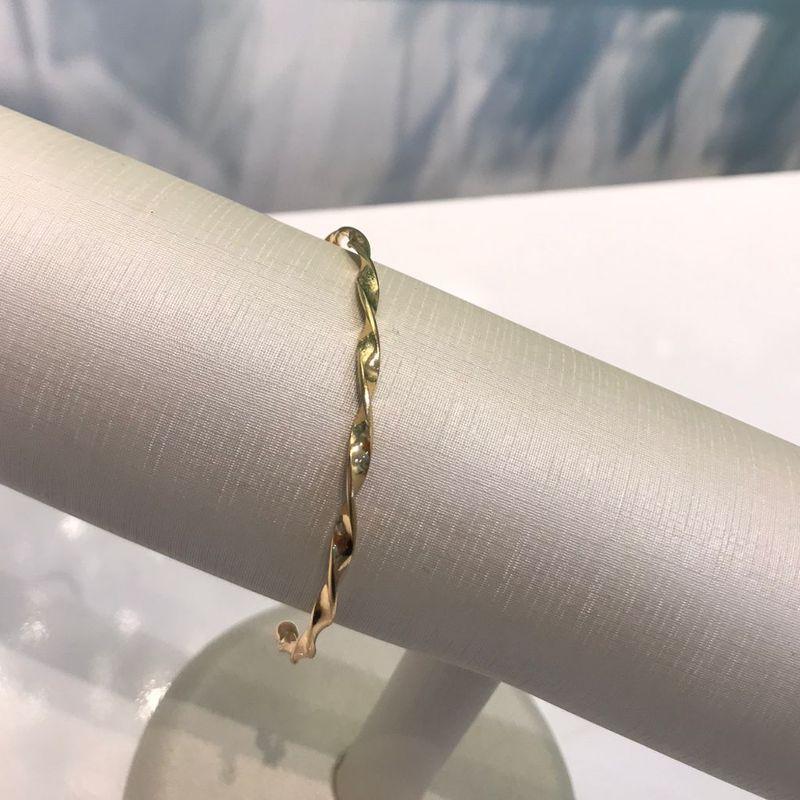 BRACELETE TORCIDO BANHADO A OURO