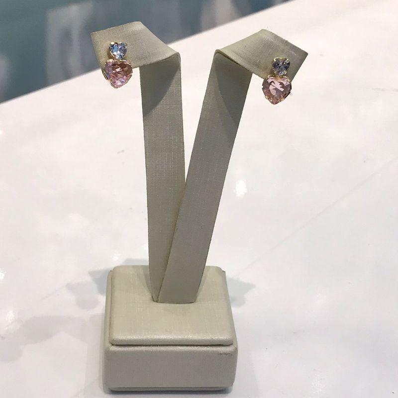 BRINCO CORAÇÃO ROSA COM PONTO DE LUZ BANHADO A OURO