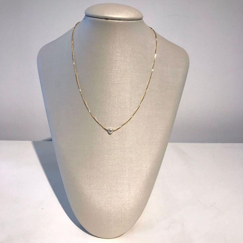 COLAR CORAÇÃO EM PÉROLA BANHADO A OURO