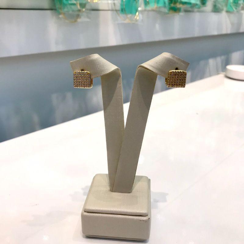 ARGOLA QUADRADA EM ZIRCÔNIA BANHADO A OURO