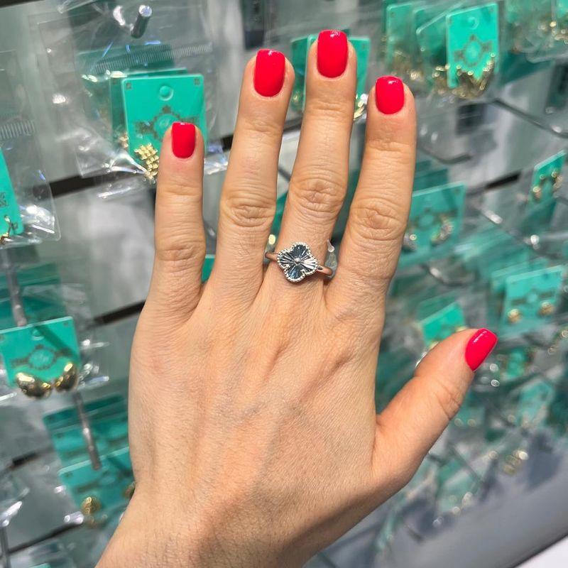 ANEL TREVO BANHADO A PRATA