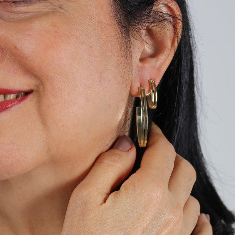 ARGOLA OVAL VAZADO BANHADO A OURO