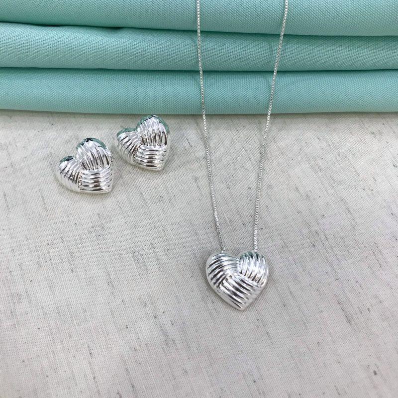 COLAR CORAÇÃO ORGÂNICO ENTRELAÇADO BANHADO A PRATA