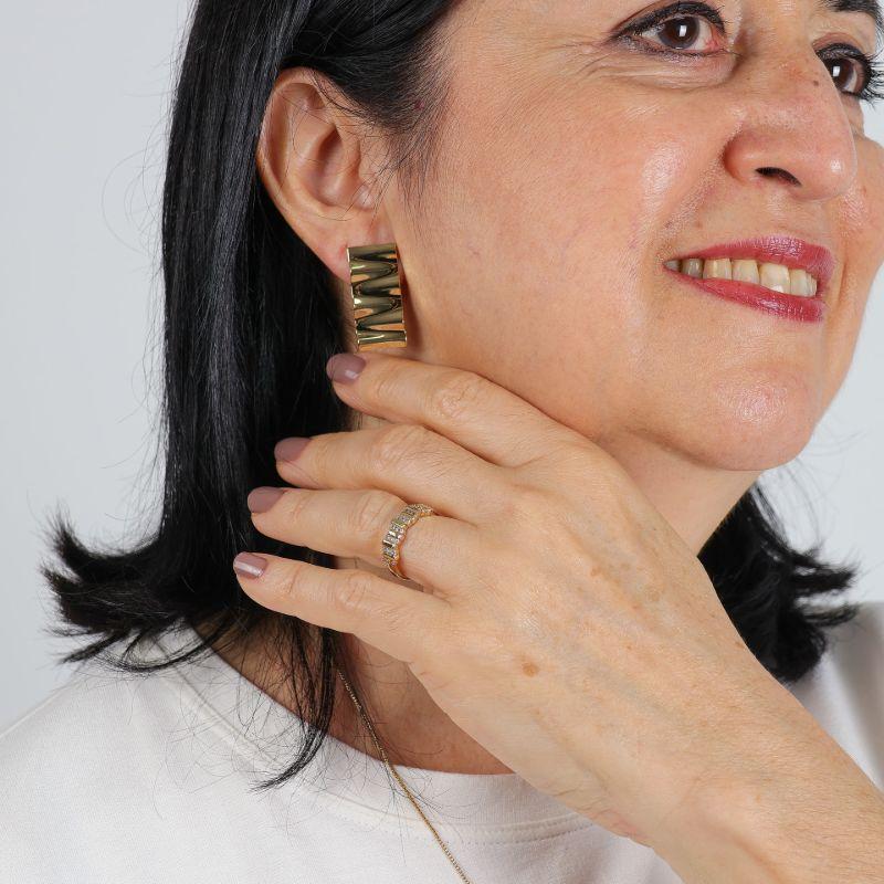 BRINCO RETANGULAR ORGÂNICO BANHADO A OURO