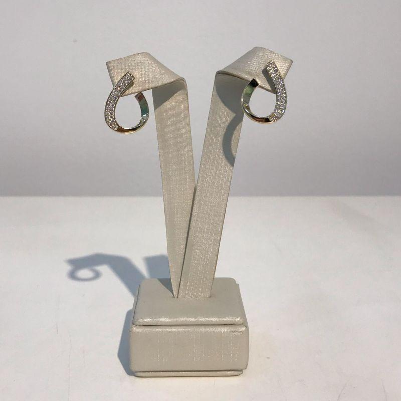 BRINCO TENDÊNCIA ZIRCÔNIA BANHADO A OURO