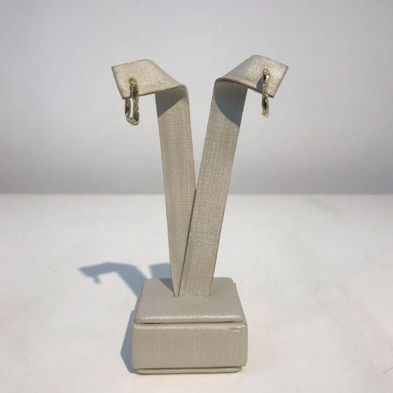 ARGOLA QUADRADA TRANÇADA BANHADO A OURO