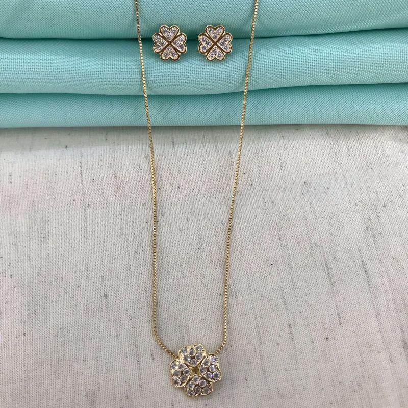 CONJUNTO TREVO CORAÇÃO EM ZIRCÔNIA BANHADO A OURO