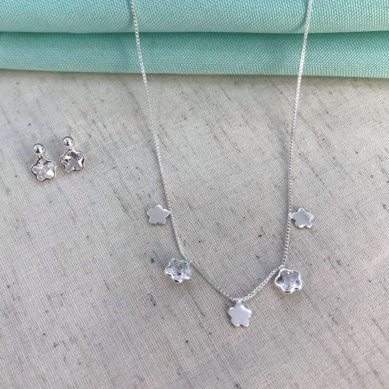 COLAR TREVO ZIRCÔNIA E MEDALHINHA BANHADO A PRATA