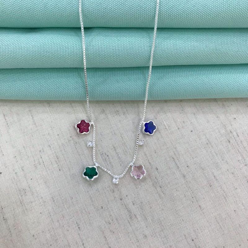 COLAR TREVO COLORIDO E PONTO DE LUZ BANHADO A PRATA