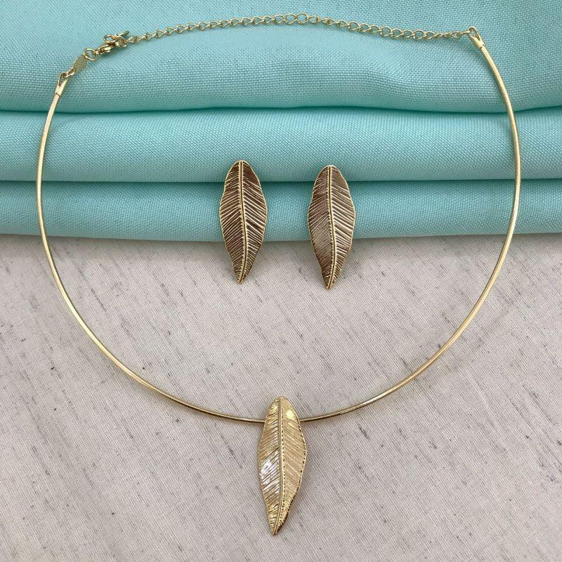 PINGENTE FOLHA BANHADO A OURO